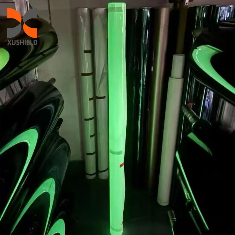শুকনো ভিজা ইনস্টলেশন অ্যান্টি স্ট্যাক টিপিইউ রঙ পিপিএফ ফ্লুরোসেন্স সবুজ আলোর আলোকসজ্জা টিপিইউ সাদা থেকে সবুজ ফটোক্রোমিজম গাড়ি আবরণ পেইন্ট সুরক্ষা ফিল্ম